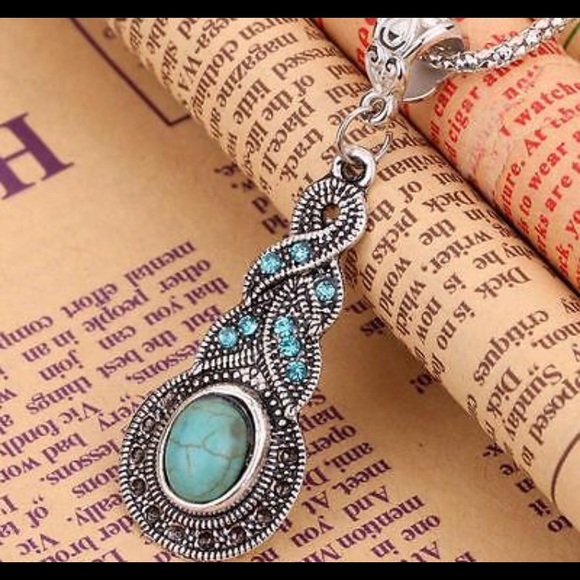 NEW IN PACKAGE  Silver Blue Turquoise Necklace - Picture 2 of 4